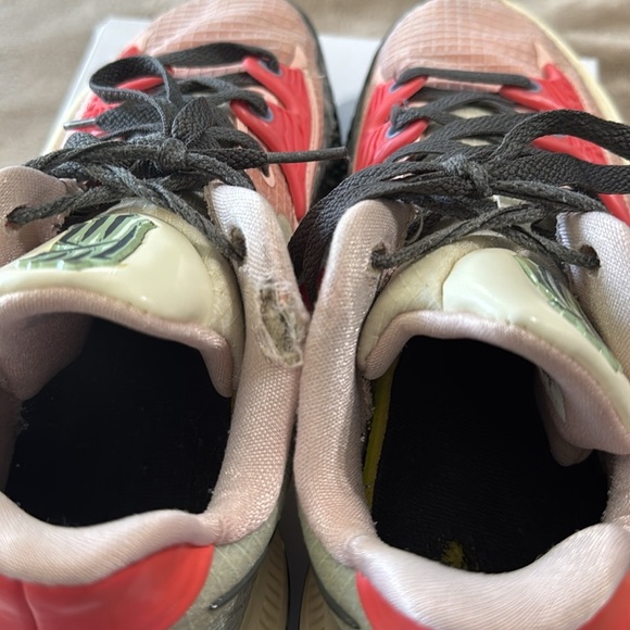 Kyrie Low 4 Coral / Iron Grey Athletic Sneakers - Picture 6 of 13